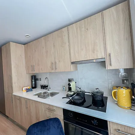 Modern Studio Apartments & 3Bedroom Flat With Pvt Balcony Steps From Regent'S Park London Exterior photo