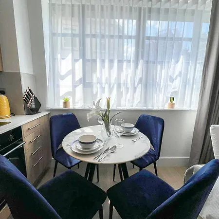 Modern Studio Apartments & 3Bedroom Flat With Pvt Balcony Steps From Regent'S Park London Exterior photo