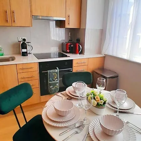 Modern Studio Apartments & 3Bedroom Flat With Pvt Balcony Steps From Regent'S Park London Exterior photo