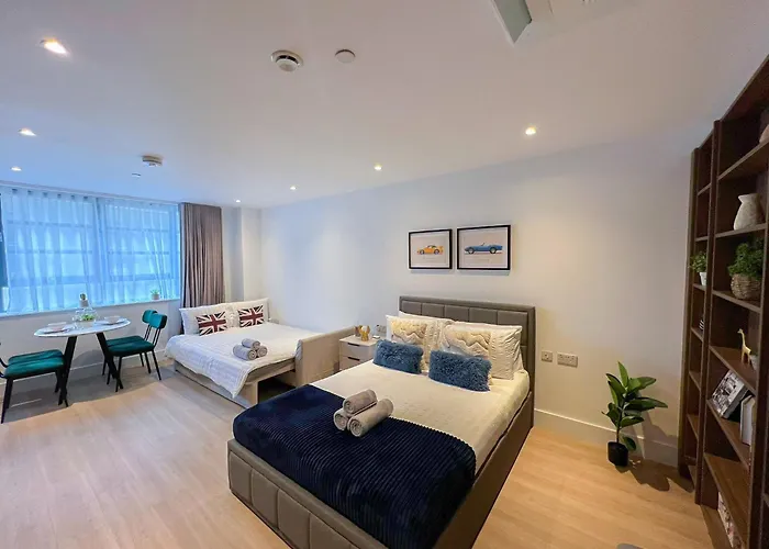Modern Studio Apartments & 3Bedroom Flat With Pvt Balcony Steps From Regent\'S Park