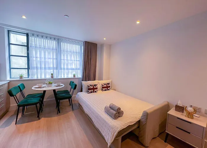 Modern Studio Apartments & 3Bedroom Flat With Pvt Balcony Steps From Regent\'S Park