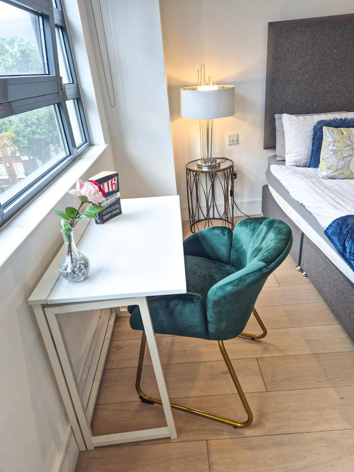 Modern & 3bedroom Flat With Pvt Balcony Steps From Regent's Park Appartamento Londra