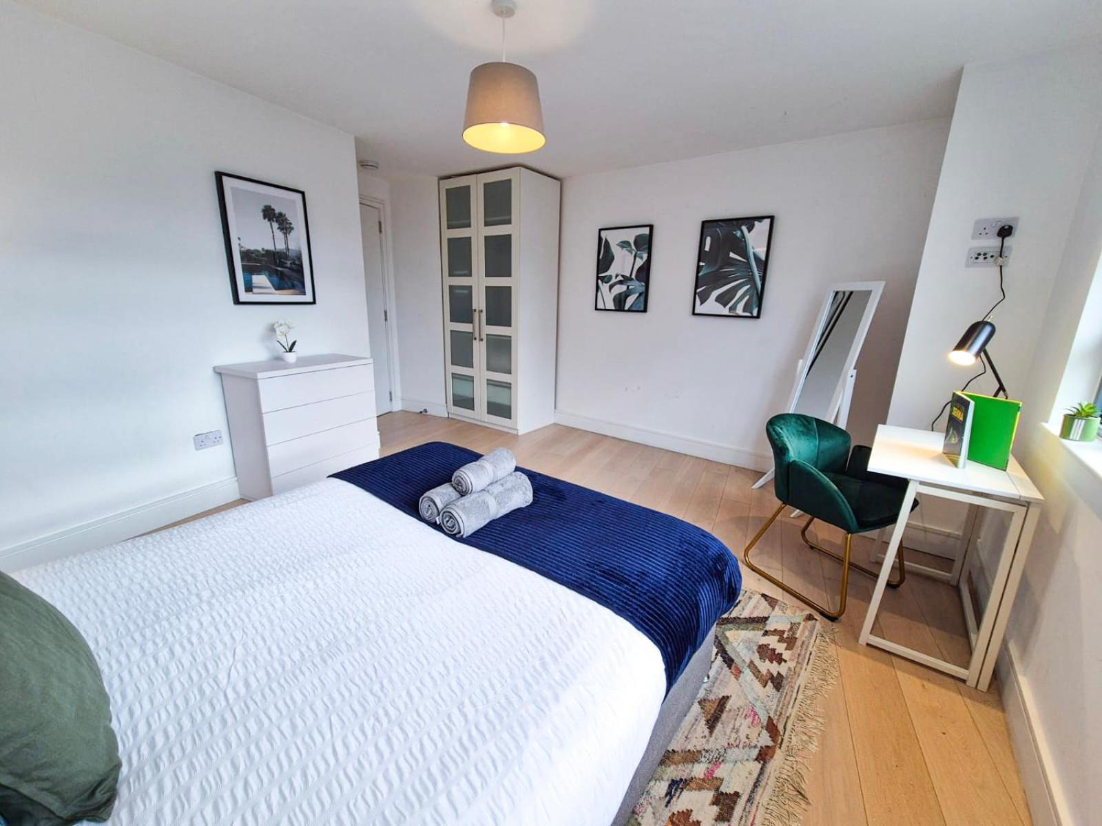 Modern & 3bedroom Flat With Pvt Balcony Steps From Regent's Park Appartamento *
