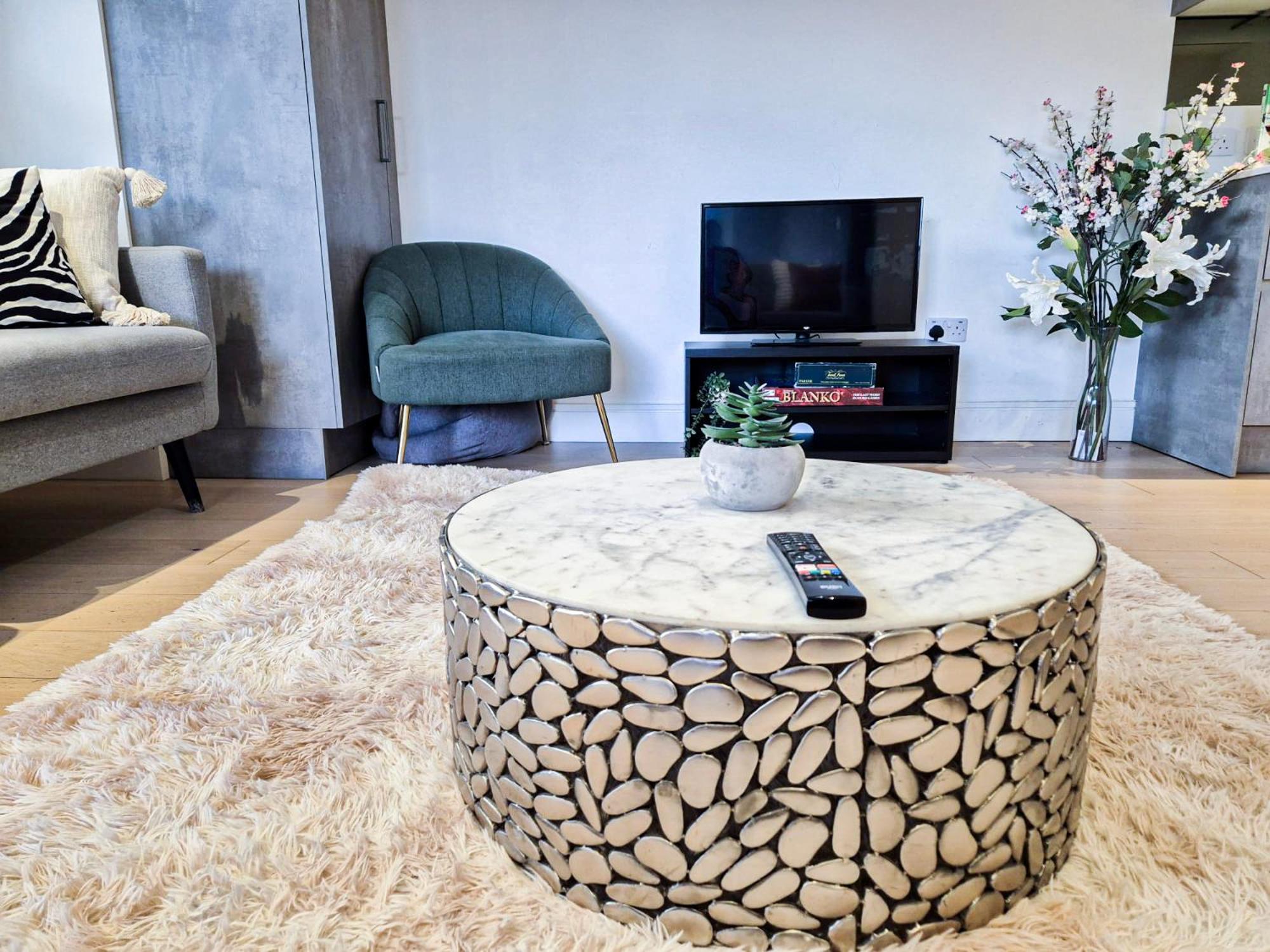 Modern & 3bedroom Flat With Pvt Balcony Steps From Regent's Park * Londra