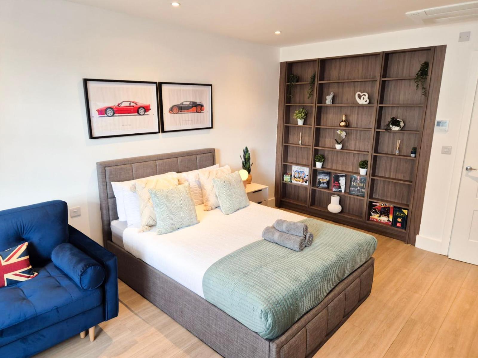 Modern & 3bedroom Flat With Pvt Balcony Steps From Regent's Park Appartamento