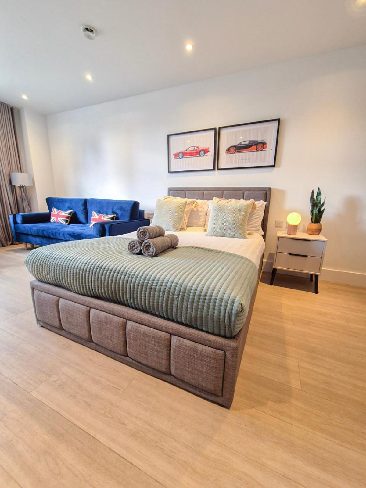 Modern & 3bedroom Flat With Pvt Balcony Steps From Regent's Park * Londra