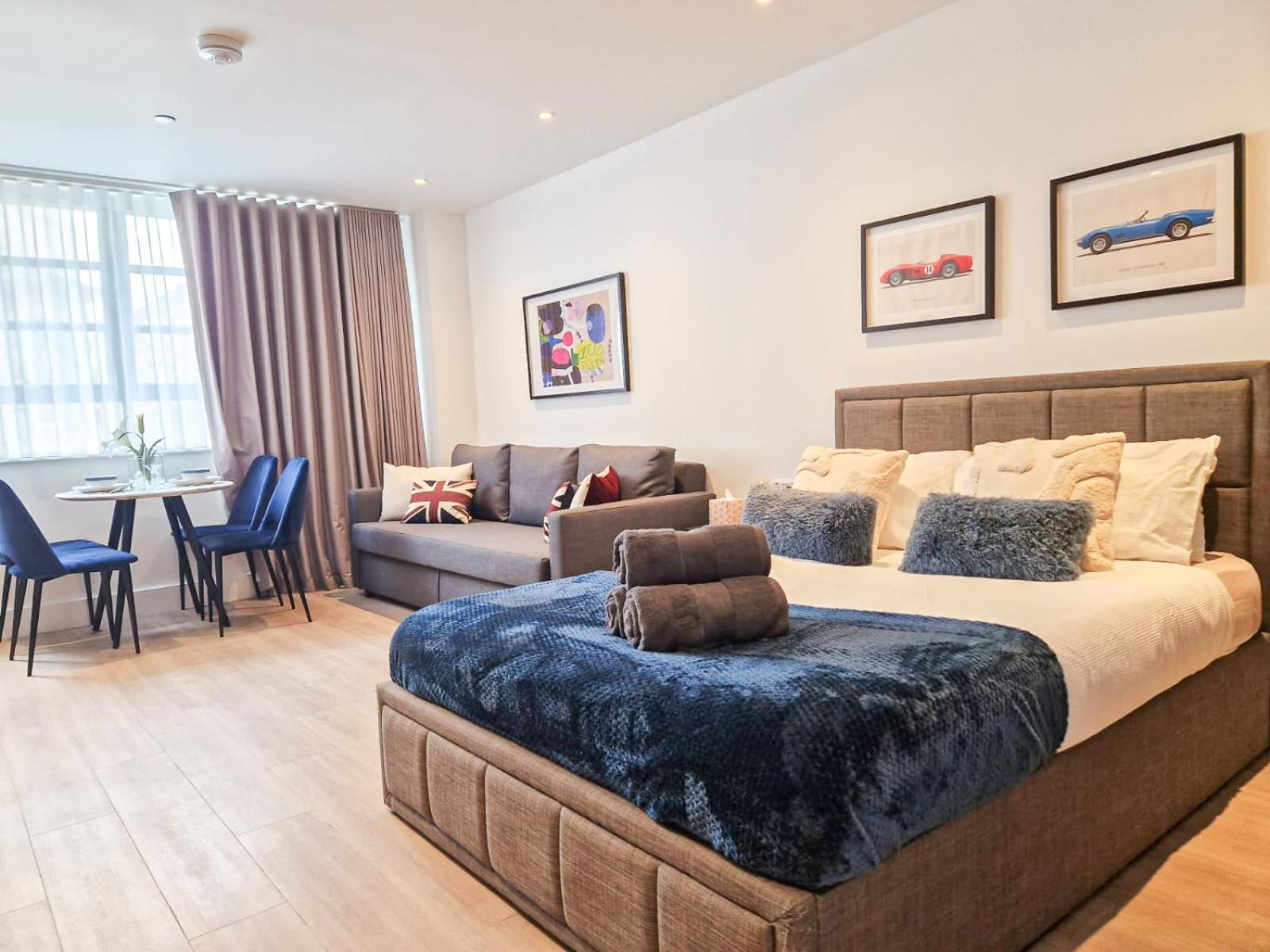 Modern & 3bedroom Flat With Pvt Balcony Steps From Regent's Park Appartamento *