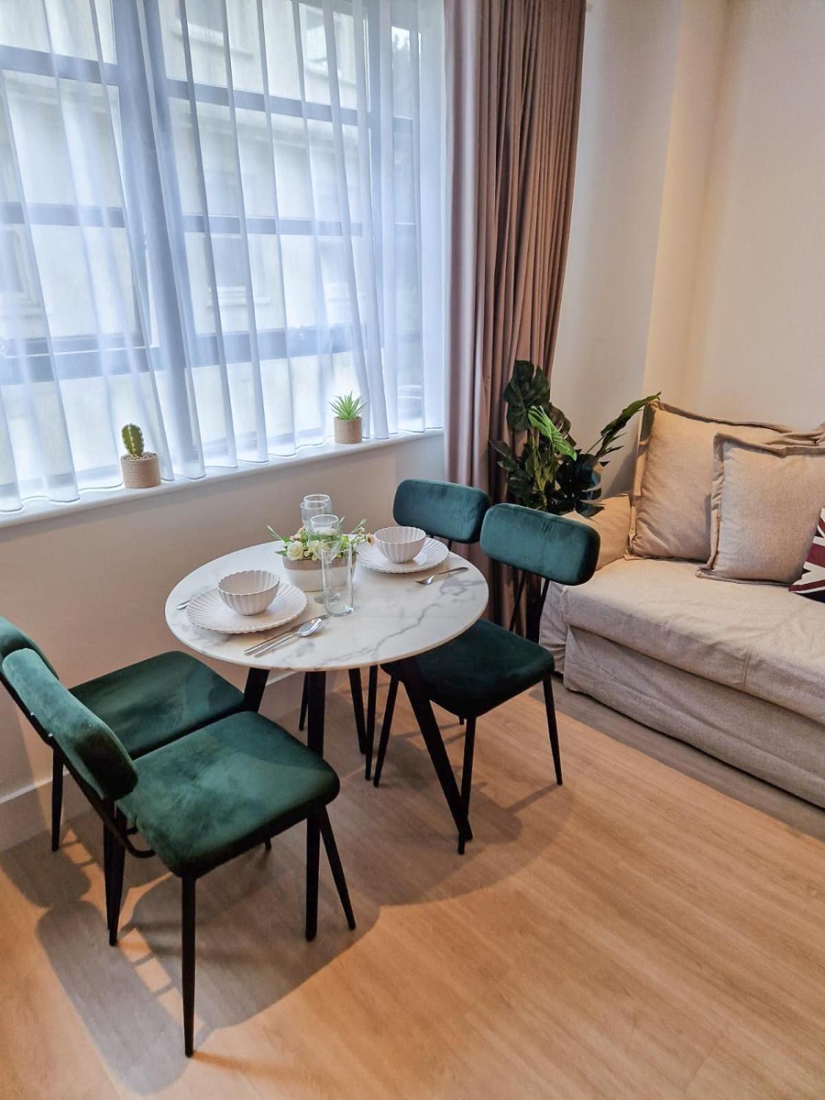 Modern & 3bedroom Flat With Pvt Balcony Steps From Regent's Park Appartamento *