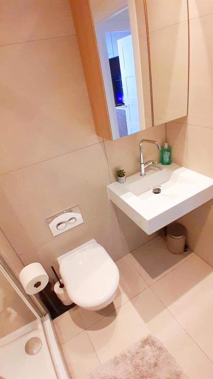 Modern & 3bedroom Flat With Pvt Balcony Steps From Regent's Park