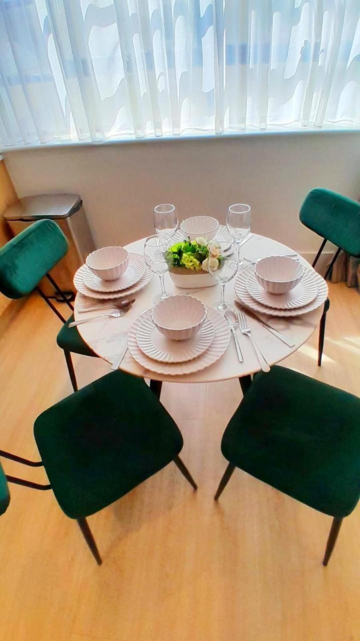 Modern & 3bedroom Flat With Pvt Balcony Steps From Regent's Park London